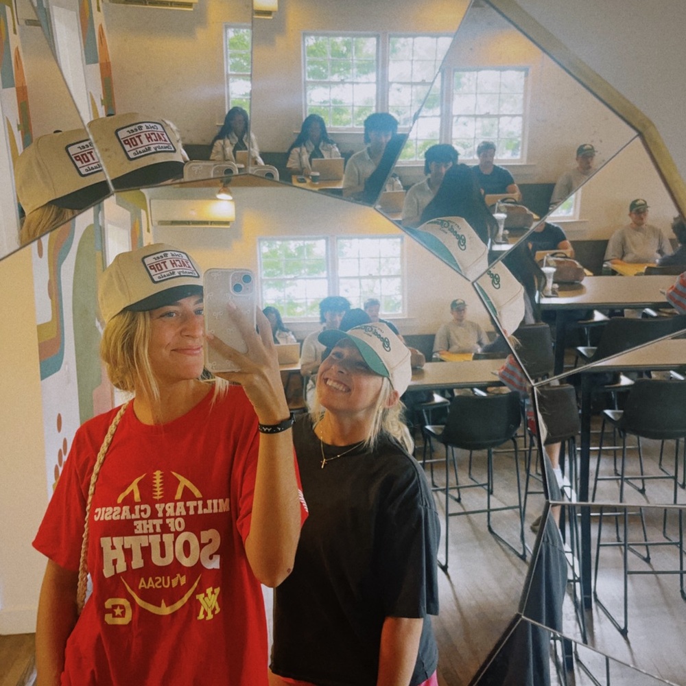 Meet your Posher, Elizabeth